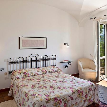 Hotel Villa Rizzo Resort And Spa San Cipriano Picentino Zimmer foto